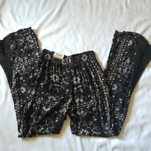 Mudd print wide leg pants NWT